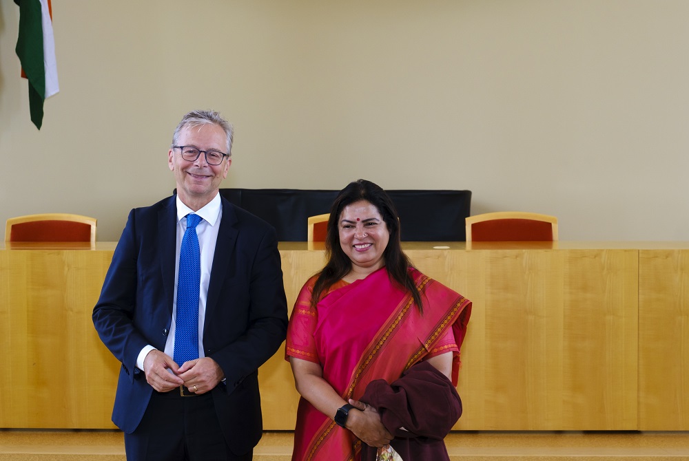 Minister of State for External Affairs and Culture, Smt. Meenakashi Lekhi met and interacted with students, faculty and a distinguished audience and discussed ‘India’s Role in a changing world - India@75’ at the University of Iceland, 19 August 2022